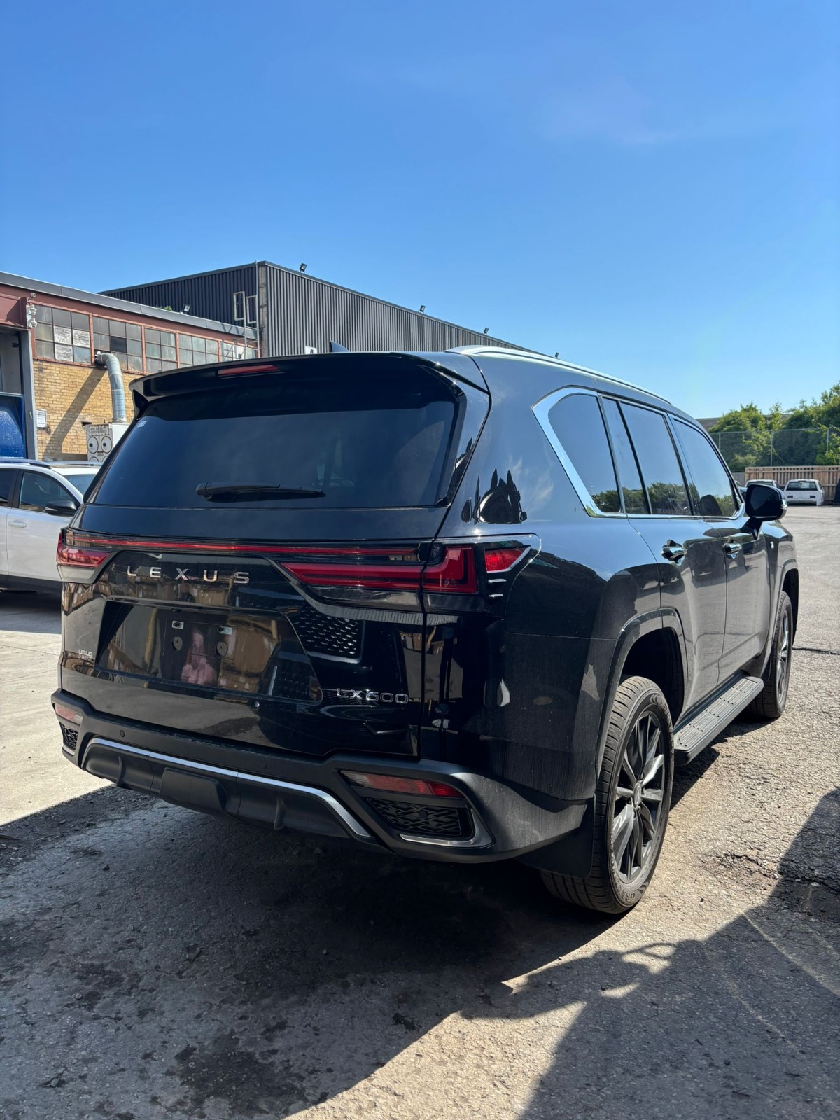 LEXUS lx 600